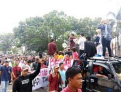 Ribuan Warga Nagari Air Bangis, Demo ke Kantor Gubernur untuk Menuntut Perlindungan Lahan Perkebunan