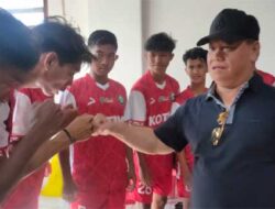Bupati Kotim Janjikan Bonus Besar pada Atlet Sepakbola Bila Meraih Emas Porprov Kalteng XII