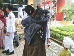 Perjalanan Haru, Orang Tua Paskibraka Agam Tempuh Hujan dan Jarak Demi Sang Buah Hati