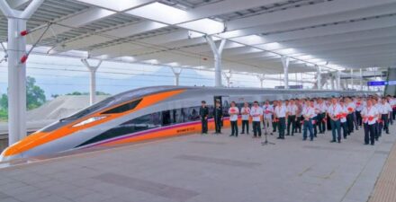 Uji Coba Kereta Cepat Jakarta Bandung.