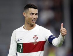 Cristiano Ronaldo Disambut Meriah oleh Penggemar Iran Sebelum Debut di Liga Champions Asia