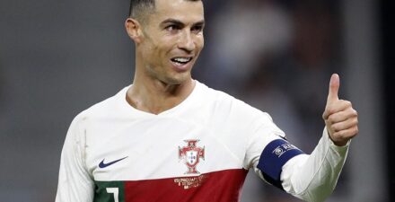 Cristiano Ronaldo Disambut Meriah oleh Penggemar Iran Sebelum Debut di Liga Champions Asia