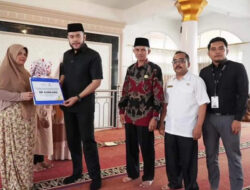 Baznas Kota Padang Panjang Salurkan Zakat Rp288 Juta kepada 143 Mustahik