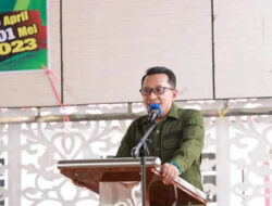 Pemkab Tanah Datar Berikan Seragam Gratis bagi Peserta Didik Baru