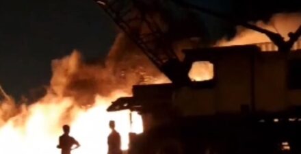 Kebakaran Melanda Pelabuhan Kamal-Bangkalan, Madura