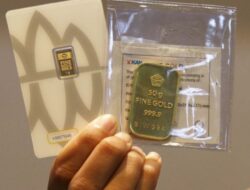 Harga Emas Antam Turun Rp6.000 Menjadi Rp1.072.000 per Gram