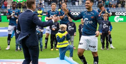 Shayne Pattynama kala membela Viking FK.