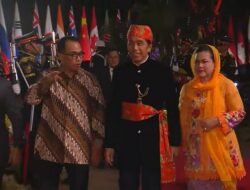 Joko Widodo dan Ibu Iriana Tiba dengan Romantis di Gala Dinner KTT ASEAN 2023