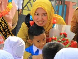 Kampanyekan Gemarikan, Ketua Forikan Bagikan Makan Tambahan