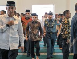 Wapres RI dan Gubernur Mahyeldi Sholat Jum’at Bersama di Masjid Baitul Auliya Komplek Kantor Gubernur Sumbar