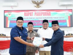 Fraksi DPRD Tanah Datar Sampaikan Pemandangan Umum Terhadap Ranperda PAPBD 2023