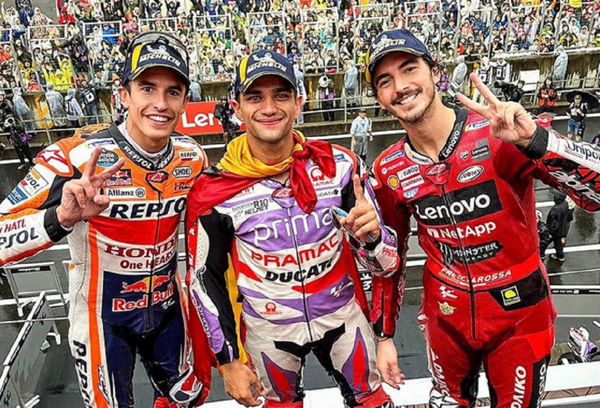Jorge Martin dan Francesco Bagnaia kala beraksi di MotoGP.