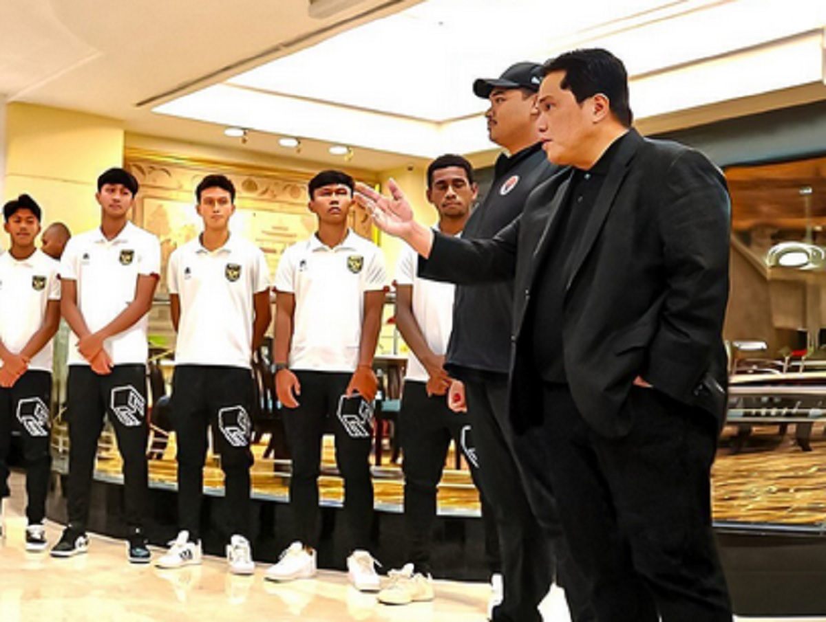 Erick Thohir dan pemain Timnas Indonesia U-17.