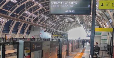 Fakta Penumpang LRT Jabodebek Sepi.