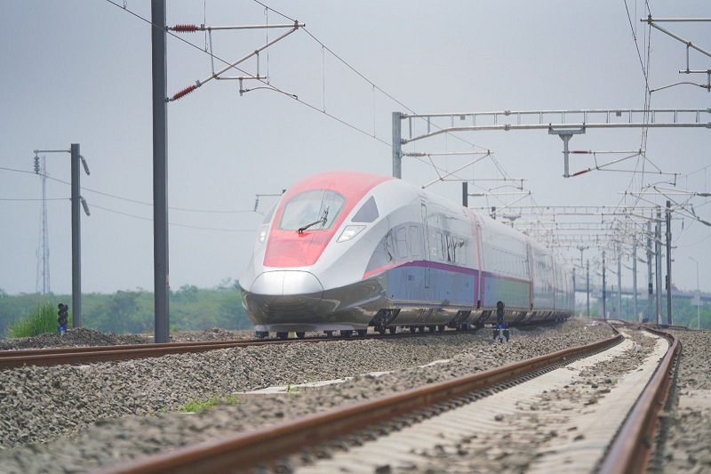 Tarif Kereta Cepat Jakarta-Bandung.