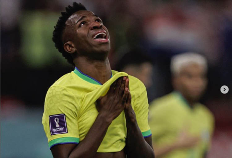 Vinicus Jr mengakui performanya menurun bersama Timnas Brasil.