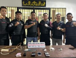 Petugas Rutan Kelas IIB Padang Sita Barang Terlarang dalam Razia Sel Tahanan