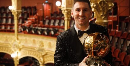 Momen Lionel Messi raih Ballon dOr 2021.