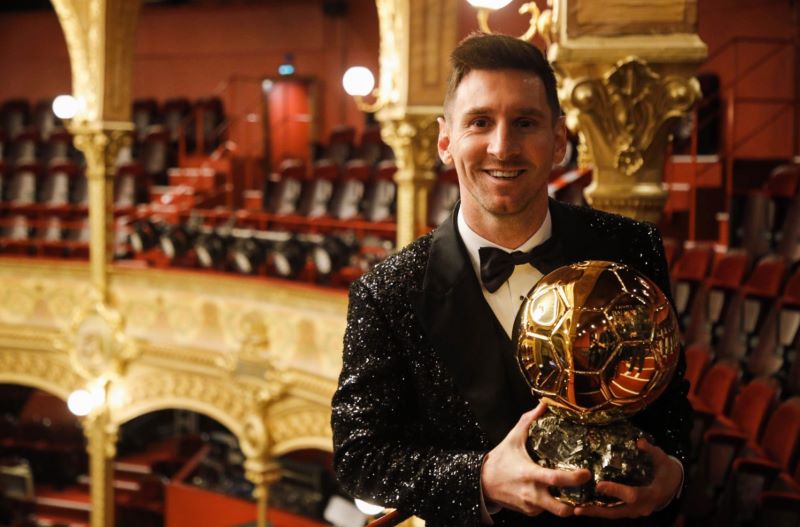 Momen Lionel Messi raih Ballon dOr 2021.