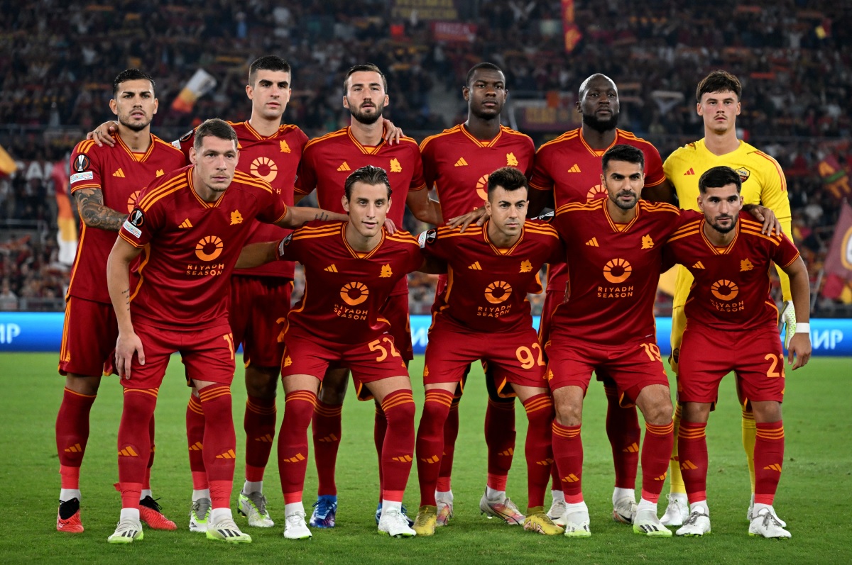 Para pemain AS Roma berlaga.