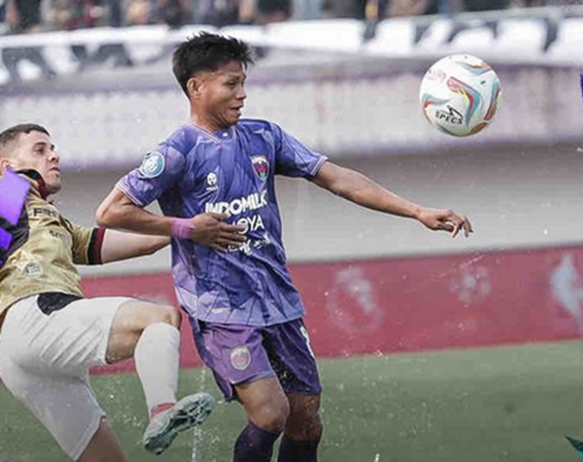 Laga Persita Tangerang vs Persis Solo.