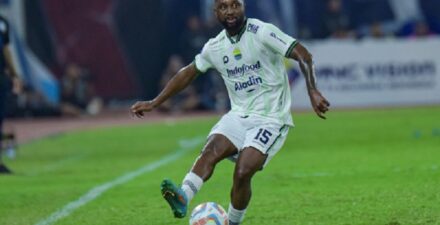 Nasib Levy Madinda di Persib Bandung sedang dipertanyakan.