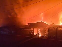 Kebakaran Hebat di Kampung Joyosudiran, Solo Membuat Warga Panik