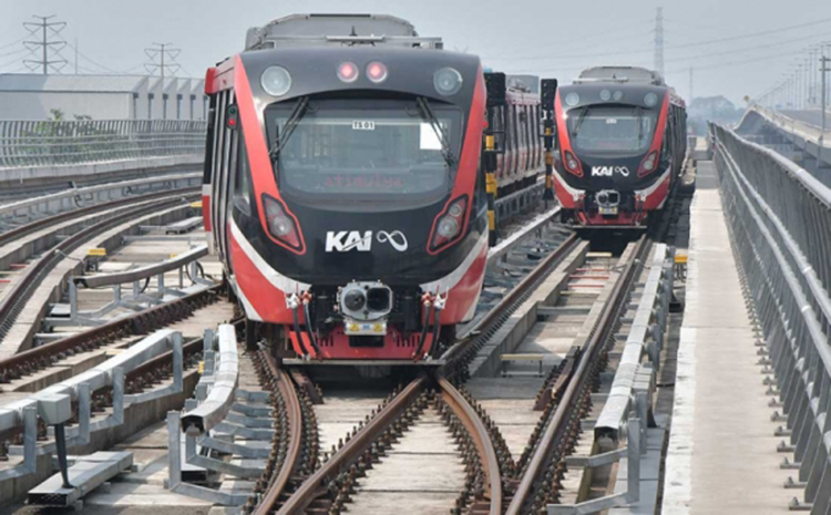 10 Larangan saat Naik LRT Jabodebek.