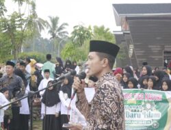Walaupun Hujan, Ribuan Santri Tetap Laksanakan Apel Akbar Menyambut Tahun Baru Hijriah