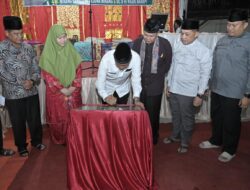 Resmikan Surau Gadang Aru, Gubernur Mahyeldi Tegaskan Pentingnya Semangat Kembali ke Surau