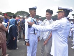 Kaskoarmada II Hadiri Upacara Pelantikan dan Penyumpahan Siswa Dikmata Angkatan XLIII/1 TA 2023