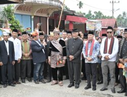 Efriedi Dilewakan sebagai Rajo Dubalang Pucuk Adat Simpang Tonang, Gubernur Mahyeldi Ingatkan Soal Pembinaan Anak dan Kamanakan