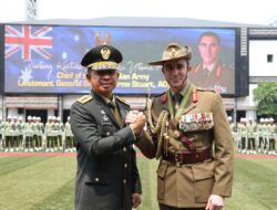 Kasad Anugerahkan Bintang Kartika Eka Paksi Utama Kepada Chief Of The Australian Army