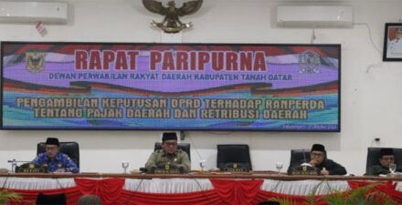 DPRD dan Pemkab Tanah Datar Sepakati Ranperda PDRB Menjadi Perda