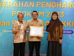 Bupati Tanah Datar, Eka Putra Terima Penghargaan Peduli Proklim Tingkat nasional