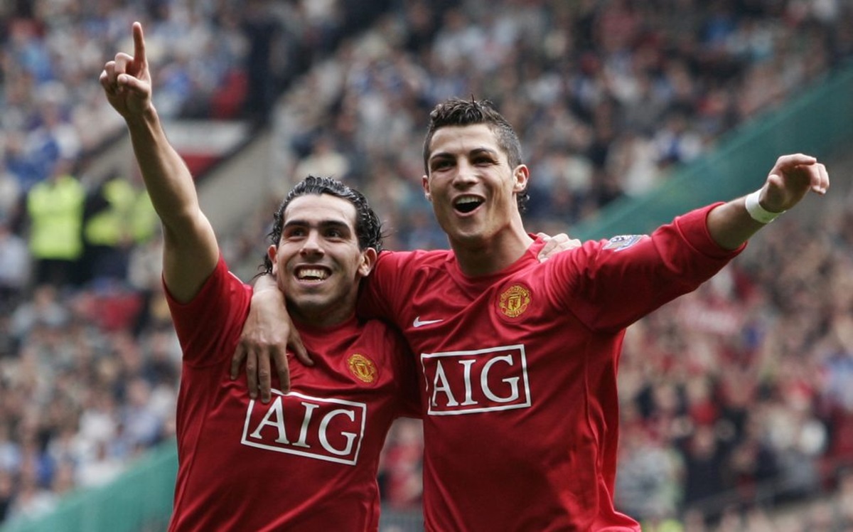 Carlos Tevez dan Cristiano Ronaldo kala sama-sama membela Manchester United.