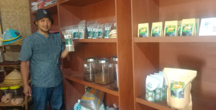 Kopi Akar Wangi di Desa Wisata.