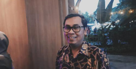 Staf Khusus Menteri Keuangan Sri Mulyani, Yustinus Prastowo sebut warga Indonesia boleh kritik pemerintah asal bayar pajak.