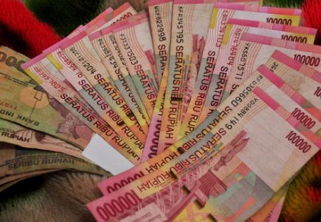 Daftar lengkap kenaikan UMP 2024 di seluruh Indonesia.