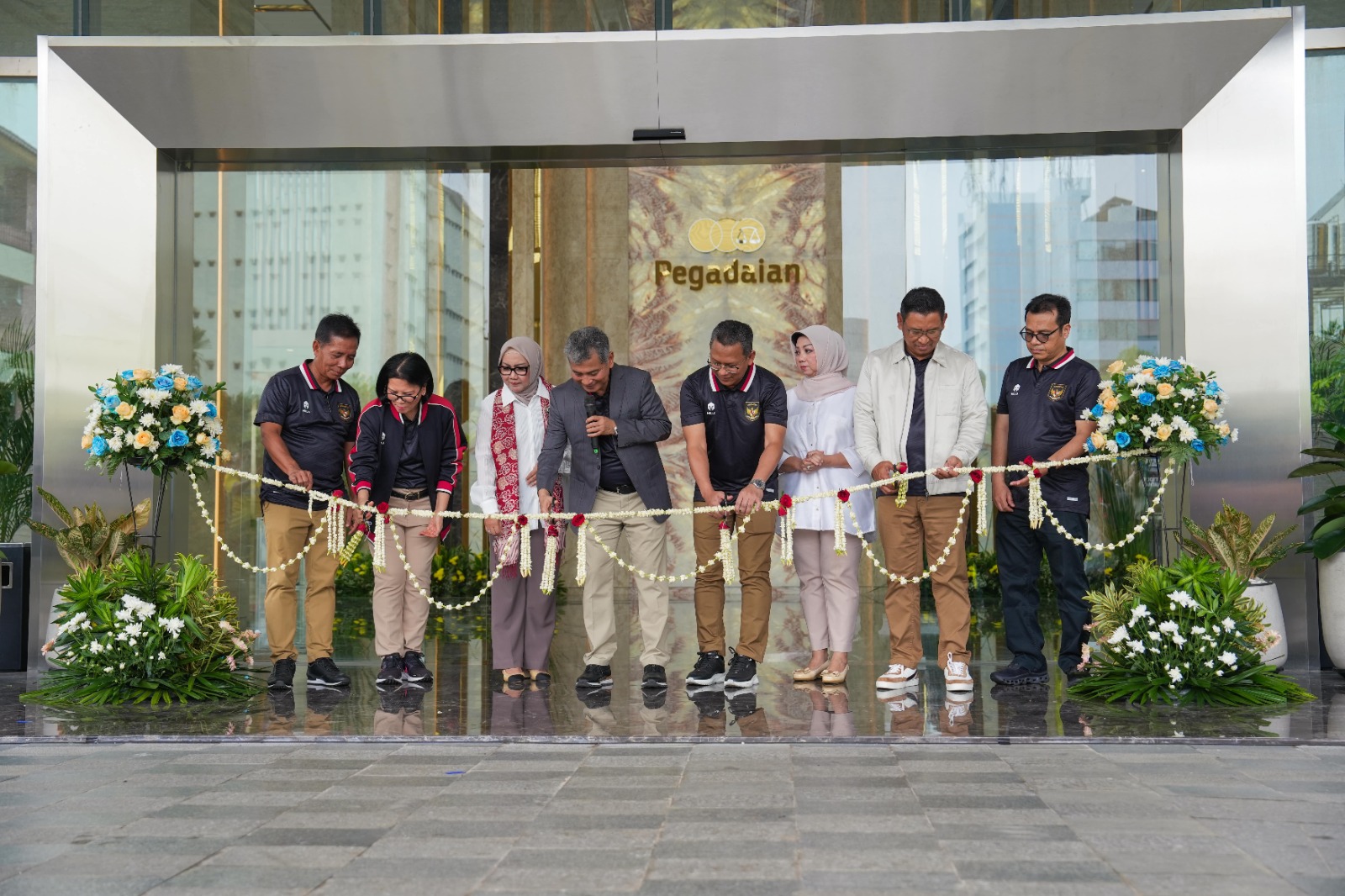 Pegadaian resmikan gedung gade.