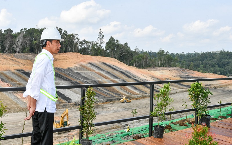 Presiden Jokowi Tinjau Pembangunan Proyek IKN.