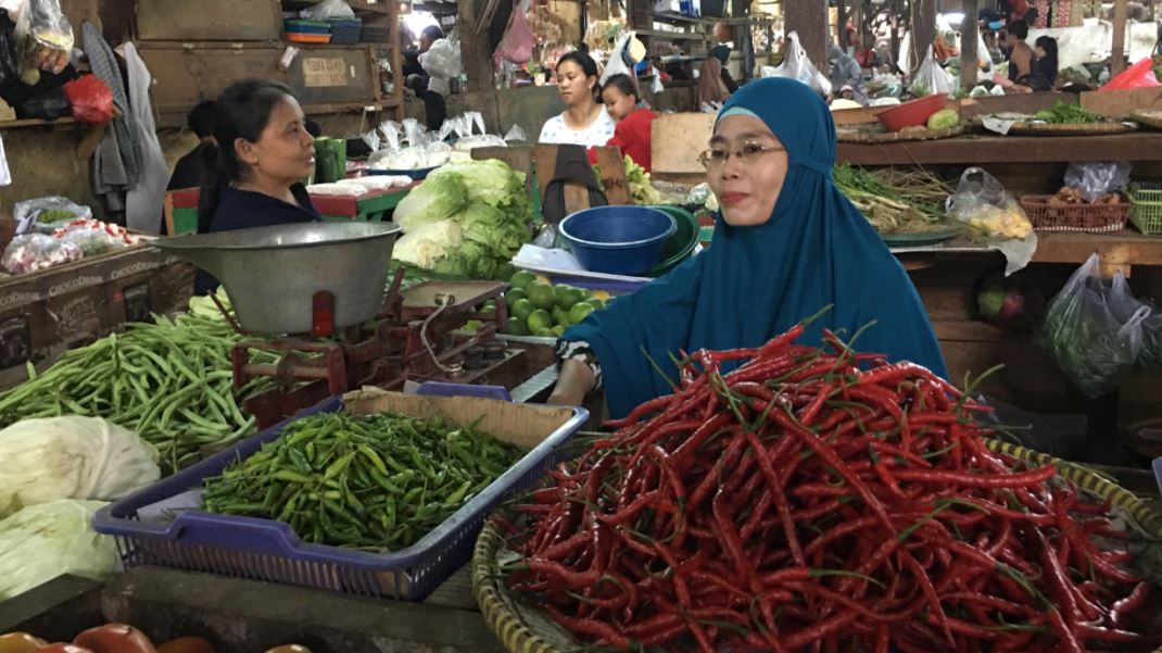 Harga cabai tak terkendali.