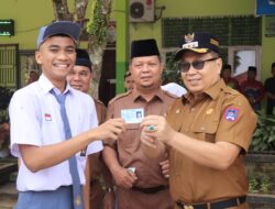 Pj Wako Jasman Langsung Pantau Perekaman e KTP Bagi Pemula