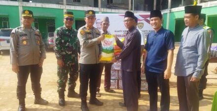 Polres Muba Melaksanakan Kegiatan Bhakti Kesehatan Dan Bhakti Sosial Dan penanaman Pohon