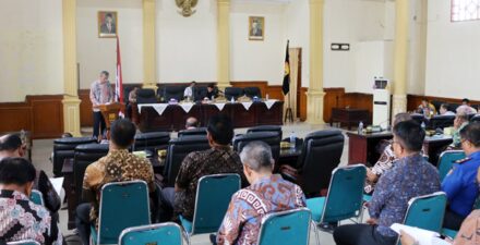 Pj Wali Kota Pariaman Berikan Jawaban Pandangan Umum Fraksi DPRD Tentang RAPBD 2024