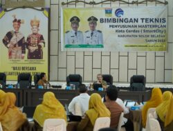 Wah, Ustadz Ini Puji Bupati Khairunas