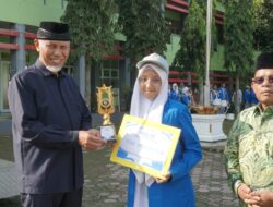 Jadi Pembina Upacara di SMAKPA, Gubernur Mahyeldi Ingatkan Pentingnya Membentengi Pelajar dengan Ilmu Agama