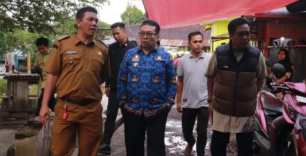 Pj Wako Jasman Bersama Baznas Antarkan Bantuan Korban Kebakaran