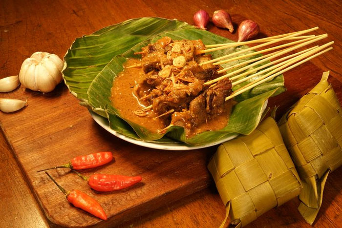 Sate Danguang-danguang kulier kebangaan orang Padang.