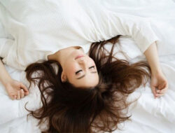 Ini Manfaat Tidur Tanpa Bantal, Salah Satunya Menghindari Penyakit Mengerikan